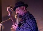 IMG 7825  Selwyn Birchwood (vocal, guitare, lap steel), Regi Olivier (saxophone baryton), Donald &#34;Huff&#34; Wright (basse), Courtney &#34;Love&#34; Girlie (batterie). : 2017, BLUES, CONCERT, COURTNEY GIRLIE, DONALD WRIGHT, JAZZ CLUB LIONEL HAMPTON, REGI OLIVIER, SELWYN BIRCHWOOD