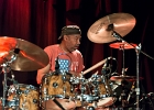 IMG 8095  Otis Taylor (chant, guitar), Miles Brett (violon),  Larry Thompson (batterie),  Todd Edmunds (basse) : 2017, BLUES, CONCERT, MATHIS HAUG, OTIS TAYLOR, PAN PIPER
