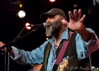 IMG 8105  Otis Taylor (chant, guitar), Miles Brett (violon),  Larry Thompson (batterie),  Todd Edmunds (basse) : 2017, BLUES, CONCERT, MATHIS HAUG, OTIS TAYLOR, PAN PIPER