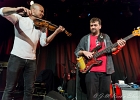 IMG 8111  Otis Taylor (chant, guitar), Miles Brett (violon),  Larry Thompson (batterie),  Todd Edmunds (basse) : 2017, BLUES, CONCERT, MATHIS HAUG, OTIS TAYLOR, PAN PIPER