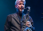 IMG 8645  Freddy Miller (chant), Thierry Angot (guitare), Patrick Guarino (basse), Philippe Perronnet (saxophone), Christophe Bertin (batterie) et Cédric Christophe (claviers) : 2017, BLUES, BLUES ROCK, CONCERT, FREDDY MILLER, FREDDY MILLER ET LE BAND, MENNECY, NUIT DU BLUES, SOUL