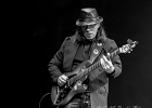 IMG 8662  Freddy Miller (chant), Thierry Angot (guitare), Patrick Guarino (basse), Philippe Perronnet (saxophone), Christophe Bertin (batterie) et Cédric Christophe (claviers) : 2017, BLUES, BLUES ROCK, CONCERT, FREDDY MILLER, FREDDY MILLER ET LE BAND, MENNECY, NUIT DU BLUES, SOUL