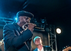 IMG 9930  Fred Chapellier &#38; The Gents Featuring Dale Blade : Fred Chapellier (guitare, chant), Guillaume Destarac (batterie), Christophe Garreau (basse), Philippe Billoin (claviers), Pascal &#34;bako&#34; Mikaelian (harmonica) et Dale Blade (chant) : 2017, CONCERT, DALE BLADE, FRED CHAPELLIER, FRED CHAPELLIER AND THE GENTS, NEW MORNING