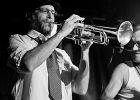 IMG 0299  Johann Gauthier (chant, guitar), Thomas Hilaire (batterie), Benoit Serret (basse), Bernard Patrick (saxophone), Emilie Klipfel (saxophone), Nicolas Renard (trompette) : CONCERT, NEW MORNING, PANAME BLUES NIGHT