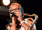 IMG 0313  Johann Gauthier (chant, guitar), Thomas Hilaire (batterie), Benoit Serret (basse), Bernard Patrick (saxophone), Emilie Klipfel (saxophone), Nicolas Renard (trompette) : CONCERT, NEW MORNING, PANAME BLUES NIGHT