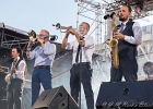 IMG 0730  James Copley (chant), Gael Cadoux (claviers), Vincent Payen (trompette), Bertrand Luzignant (trombone), Thomas Faure (sax), Arnaud Renaville (batterie), Jérémie Coke (basse) : CONCERT, ELECTRO DE LUXE, FUNK, LA DEFENSE, LA DEFENSE JAZZ FESTIVAL, SOUL