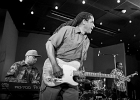IMG 1047  Kenny Neal (chant, guitare, harmonica), Fredrick Neal (claviers), Darnell Neal (basse), Bryan Morris (batterie), Brandon Adams (claviers) : BLUES, BRYAN MORRIS, CONCERT, DARNELLl NEAL, FREDRICK NEAL, JAZZ CLUB LIONEL HAMPTON, KENNY NEAL