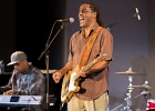 IMG 1074  Kenny Neal (chant, guitare, harmonica), Fredrick Neal (claviers), Darnell Neal (basse), Bryan Morris (batterie), Brandon Adams (claviers) : BLUES, BRYAN MORRIS, CONCERT, DARNELLl NEAL, FREDRICK NEAL, JAZZ CLUB LIONEL HAMPTON, KENNY NEAL