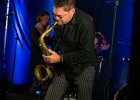 IMG 2347  Curtis Salgado (chant, harmonica), Sax Gordon (saxophone),  Anthony Stelmaszack (guitare), Julien Brunetaud (claviers),   Fabrice Bessouat (batterie),  Kris Jefferson (basse), Laurence Le Baccon (choeur), Julie Demoulin (choeur) : CURTIS SALGADO, JULIEN BRUNETAUD, NANTES, RENDEZ VOUS DE L ERDRE, SAX GORDON