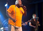 IMG 3242  Sugaray Rayford (chant), Gino Matteo (guitare), Aaron Liddard (saxophone), Allen Markel (basse), Ramon Michel (batterie), Drake Shining (claviers)