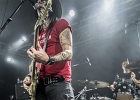 IMG 4419  The Alice Cooper Band : Chuck Garric (basse), Ryan Roxie (guitariste), Nita Strauss (la guitariste), Tommy Henriksen  (guitariste), Glen Sobel (batteur) : 2017, ALICE COOPER BAND, CONCERT, LA BOULE NOIRE, ROCK