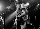 IMG 4443  The Alice Cooper Band : Chuck Garric (basse), Ryan Roxie (guitariste), Nita Strauss (la guitariste), Tommy Henriksen  (guitariste), Glen Sobel (batteur) : 2017, ALICE COOPER BAND, CONCERT, LA BOULE NOIRE, ROCK