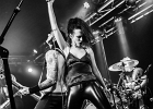 IMG 4469  The Alice Cooper Band : Chuck Garric (basse), Ryan Roxie (guitariste), Nita Strauss (la guitariste), Tommy Henriksen  (guitariste), Glen Sobel (batteur) : 2017, ALICE COOPER BAND, CONCERT, LA BOULE NOIRE, ROCK
