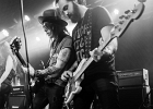 IMG 4491  The Alice Cooper Band : Chuck Garric (basse), Ryan Roxie (guitariste), Nita Strauss (la guitariste), Tommy Henriksen  (guitariste), Glen Sobel (batteur) : 2017, ALICE COOPER BAND, CONCERT, LA BOULE NOIRE, ROCK