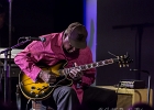 IMG 4631  Carl Weathersby (vocal, guitare), Rico McFarland (vocal, guitare), Laretha Weathersby (vocal). Ronald Moten (claviers), Calvin Gaskin (basse), Jeremiah Thomas (batterie) : 2017, BLUES, CALVIN GASKIN, CARL WEATHERSBY, CHICAGO BLUES FESTIVAL, CONCERT, JAZZ CLUB LIONEL HAMPTON, JEREMIAH THOMAS, LARETHA WEATHERSBY, RICO McFARLAND, RONALD MOTEN