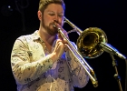 20180217-IMG 5211  Hannah and the Affirmations : Hannah Curtain (chant), Tom Taylor (sax baryton), Liam Treasure (trombone), Charlie Allen (guitare), Adam Holgate (guitariste), Jai Widdowson-Jones (batterie), Adam Newton (basse), Victoria Klewin (chant), James Graham (claviers) : 2018, CENTRE CULTUREL PAUL B, CONCERT, FUNK, HANNAH WILLIAMS AND THE AFFIRMATIONS, MASSY, SOUL, THE EXCITEMENTS