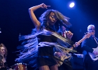 20180217-IMG 5255  The Excitements : Koko-Jean Davis  (chant),  Albert Greenlight (guitare), Adrià Gual (guitare), Daniel Segura (basse), Jordi Blanch Mezquiriz (sax tenor), Nicolás Rodriguez-Jauregui (sax baryton), Gloria Maurel (batterie) : 2018, CENTRE CULTUREL PAUL B, CONCERT, FUNK, HANNAH WILLIAMS AND THE AFFIRMATIONS, MASSY, SOUL, THE EXCITEMENTS