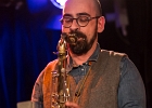 IMG 5895  Nico Duportal (guitare, chant), Thibaut Chopin (basse), Pascal Mucci (batterie), Olivier Cantrelle (claviers), Sylvain Téjérizo (saxophone tenor), Alex Bertein (saxophone baryton) : 2018, BLUES, CONCERT, NICO DUPORTAL AND HIS RHYTHM DUDES, SWING, TRITON LE