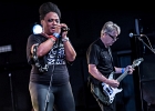 20180601-IMG 7740  The Bellrays : Lisa Kekaula (chant),  Robert Vennum (guitare), Bernard Yin (basse), Marty Faragher (batterie) : 2018, CONCERT, GUYANCOURT, LA BATTERIE, ROCK, SOUL, THE BELLRAYS