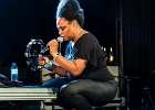 20180602-IMG 7760  The Bellrays : Lisa Kekaula (chant),  Robert Vennum (guitare), Bernard Yin (basse), Marty Faragher (batterie) : 2018, CONCERT, GUYANCOURT, LA BATTERIE, ROCK, SOUL, THE BELLRAYS
