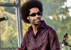 IMG 7775  Selwyn Birchwood (chant, guitare), Regi Oliver (sax baryton, flûte traversière), Courtney Girlie (batterie), Donald « Huuf » Wright (basse) : 2018, BLUES, CONCERT, HARGEVILLE, SELWYN BIRCHWOOD, TRACTEUR BLUES