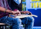 IMG 7783  Selwyn Birchwood (chant, guitare), Regi Oliver (sax baryton, flûte traversière), Courtney Girlie (batterie), Donald « Huuf » Wright (basse) : 2018, BLUES, CONCERT, HARGEVILLE, SELWYN BIRCHWOOD, TRACTEUR BLUES