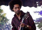 IMG 7790  Selwyn Birchwood (chant, guitare), Regi Oliver (sax baryton, flûte traversière), Courtney Girlie (batterie), Donald « Huuf » Wright (basse) : 2018, BLUES, CONCERT, HARGEVILLE, SELWYN BIRCHWOOD, TRACTEUR BLUES