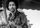 IMG 7792  Selwyn Birchwood (chant, guitare), Regi Oliver (sax baryton, flûte traversière), Courtney Girlie (batterie), Donald « Huuf » Wright (basse) : 2018, BLUES, CONCERT, HARGEVILLE, SELWYN BIRCHWOOD, TRACTEUR BLUES