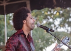 IMG 7818  Selwyn Birchwood (chant, guitare), Regi Oliver (sax baryton, flûte traversière), Courtney Girlie (batterie), Donald « Huuf » Wright (basse) : 2018, BLUES, CONCERT, HARGEVILLE, SELWYN BIRCHWOOD, TRACTEUR BLUES