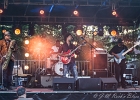 IMG 7827  Selwyn Birchwood (chant, guitare), Regi Oliver (sax baryton, flûte traversière), Courtney Girlie (batterie), Donald « Huuf » Wright (basse) : 2018, BLUES, CONCERT, HARGEVILLE, SELWYN BIRCHWOOD, TRACTEUR BLUES
