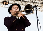 20180629-IMG 8650  Osaka Monaurail : Ryo Nakata (chant, claviers),  Kazuaki  Shimizu (trombone), TaiheiI Awaji (trompette),  Shimon Mukai (sax tenor), Dan Hayami (guitare),  Yuichi Ikeda (guitare), Tsuyoshi Ouchi (basse), Soki Kimura (batterie) : 2018, CONCERT, FUNK, LA DEFENSE JAZZ FESTIVAL, OSAKA MONAURAIL