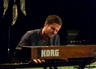 20181126-IMG 1536  Henrik Freischlader (chant, guitare), Moritz Meinschafer (batterie), Armin Alic (basse), Roman Babik claviers), Marco Zugner (sax) : 2018, BLUES, CONCERT, HENRIK FREISCHLADER BAND, NEW MORNING, ROCK