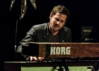 20181126-IMG 1566  Henrik Freischlader (chant, guitare), Moritz Meinschafer (batterie), Armin Alic (basse), Roman Babik claviers), Marco Zugner (sax) : 2018, BLUES, CONCERT, HENRIK FREISCHLADER BAND, NEW MORNING, ROCK