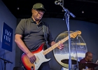 20181205-IMG 1696  Mike Wheeler (guitare, vocal), Brian James (claviers), Larry Williams (basse), Cleo Cole (batterie), Omar Coleman (harmonica, vocal), Faye &#34;Peaches&#34; Staten (vocal) : 2018, BLUES, BRIAN JAMES, CHICAGO BLUES FESTIVAL, CLEO COLE, CONCERT, FAYE PEACHES STATEN, JAZZ CLUB LIONEL HAMPTON, LARRY WILLIAMS, MIKE WHEELER, MIKE WHEELER BAND, OMAR COLEMAN