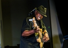 20181205-IMG 1758  Mike Wheeler (guitare, vocal), Brian James (claviers), Larry Williams (basse), Cleo Cole (batterie), Omar Coleman (harmonica, vocal), Faye &#34;Peaches&#34; Staten (vocal) : 2018, BLUES, BRIAN JAMES, CHICAGO BLUES FESTIVAL, CLEO COLE, CONCERT, FAYE PEACHES STATEN, JAZZ CLUB LIONEL HAMPTON, LARRY WILLIAMS, MIKE WHEELER, MIKE WHEELER BAND, OMAR COLEMAN
