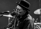20181208-IMG 1868  The Daisy Pickers : Bo Weavil (chant, guitare, harmonica), Leon Newars (chant, piano), Stéphane Barral (contrebasse) : 2018, BLUES, CONCERT, DAISY PICKERS The, TREMBLAY EN FRANCE