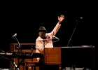 20190322-IMG 3139  Lucky Peterson (chant, guitare, hammond), Shawn Kellerman (guitare), Tim TLee Waites (basse), Raul Valdes (batteur), Rachid Guissous (claviers) : LUCKY PETERSON, MONTROUGE-LE BEFFROI