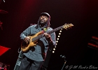 20190322-IMG 3189  Lucky Peterson (chant, guitare, hammond), Shawn Kellerman (guitare), Tim TLee Waites (basse), Raul Valdes (batteur), Rachid Guissous (claviers) : LUCKY PETERSON, MONTROUGE-LE BEFFROI