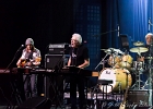 20190411-IMG 3627  John Mayall (chant, claviers, guitare, harmonica), Greg Rzab (basse), Jay Davenport (batterie), Carolyn Wonderland (guitare, lap steel, chant) : BATACLAN, JOHN MAYALL