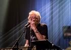 20190411-IMG 3644  John Mayall (chant, claviers, guitare, harmonica), Greg Rzab (basse), Jay Davenport (batterie), Carolyn Wonderland (guitare, lap steel, chant) : BATACLAN, JOHN MAYALL