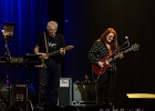 20190411-IMG 3677  John Mayall (chant, claviers, guitare, harmonica), Greg Rzab (basse), Jay Davenport (batterie), Carolyn Wonderland (guitare, lap steel, chant) : BATACLAN, JOHN MAYALL