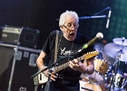 20190411-IMG 3687  John Mayall (chant, claviers, guitare, harmonica), Greg Rzab (basse), Jay Davenport (batterie), Carolyn Wonderland (guitare, lap steel, chant) : BATACLAN, JOHN MAYALL