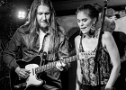 20190625-IMG 4924  Jessie Lee Houllier (chant, guitare), Aske Jacoby (chant, guitare),  Alexis Didier (guitare), Stéphane Miñana (batterie), Laurent Cokelaere (basse) : JESSIE LEE AND THE ALCHEMISTS, PARIS-CHAPELLE DES LOMBARDS (La)