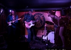 20190625-IMG 4933  Jessie Lee Houllier (chant, guitare), Aske Jacoby (chant, guitare),  Alexis Didier (guitare), Stéphane Miñana (batterie), Laurent Cokelaere (basse) : JESSIE LEE AND THE ALCHEMISTS, PARIS-CHAPELLE DES LOMBARDS (La)