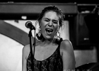 20190625-IMG 4941  Jessie Lee Houllier (chant, guitare), Aske Jacoby (chant, guitare),  Alexis Didier (guitare), Stéphane Miñana (batterie), Laurent Cokelaere (basse) : JESSIE LEE AND THE ALCHEMISTS, PARIS-CHAPELLE DES LOMBARDS (La)