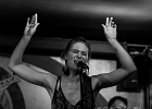 20190625-IMG 4949  Jessie Lee Houllier (chant, guitare), Aske Jacoby (chant, guitare),  Alexis Didier (guitare), Stéphane Miñana (batterie), Laurent Cokelaere (basse) : JESSIE LEE AND THE ALCHEMISTS, PARIS-CHAPELLE DES LOMBARDS (La)