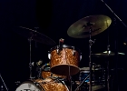 20190912-IMG 5735  Altin Gun : Merve Dasdemir (chant, claviers), Erdinc Ecevit Yildiz (saz, claviers, chant), Ben Rider (guitare), Gino Groeneveld (percussions),  Jasper Verhulst (basse),  Daniel Smienk (batterie) : ALTIN GUN, PARIS-CIGALE (La)