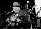 20190926-IMG 5905  Barry &#34;The Fish&#34; Melton (guitare, chant),   Jay and the Cooks  - Jay  Ryan (guitare, chant), Stephane Missri  (guitare, banjo, lap steel), Paul Susen (violon, guitare), Marten Ingle (basse), Daniel Montgomery (batterie) : BARRY MELTON, PARIS-DAME DE CANTON (La)
