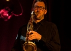 20191011-IMG 6089  Sugaray Rayford (chant), Alastair Greene (guitare), Drake &#34;Munkihaid&#34; Shining (claviers, chant), Allen Markel (basse),  Aaron Liddard (sax), Giles Straw (trompette), Lavell Jones (batterie) : PARIS-PAN PIPER (Le), SUGARAY RAYFORD