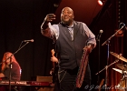 20191011-IMG 6107  Sugaray Rayford (chant), Alastair Greene (guitare), Drake &#34;Munkihaid&#34; Shining (claviers, chant), Allen Markel (basse),  Aaron Liddard (sax), Giles Straw (trompette), Lavell Jones (batterie) : PARIS-PAN PIPER (Le), SUGARAY RAYFORD